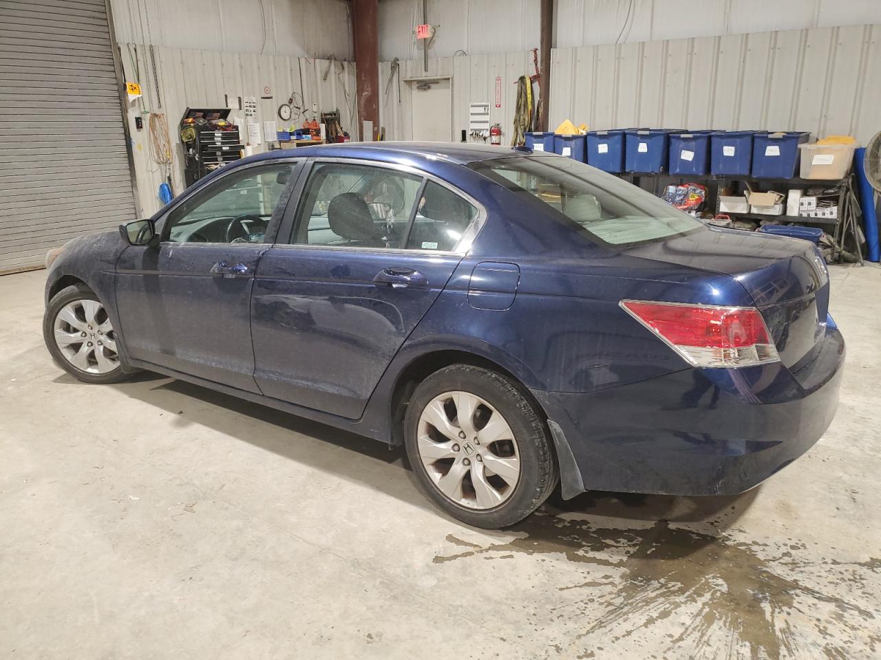 2009 Honda Accord - Image 2