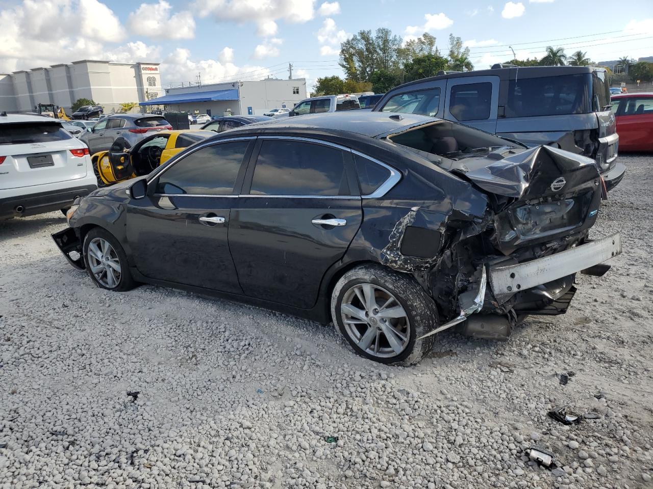 2013 Nissan Altima - Image 2