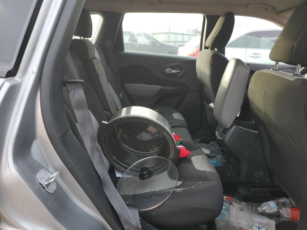2014 Jeep Grand Cherokee - Image 10