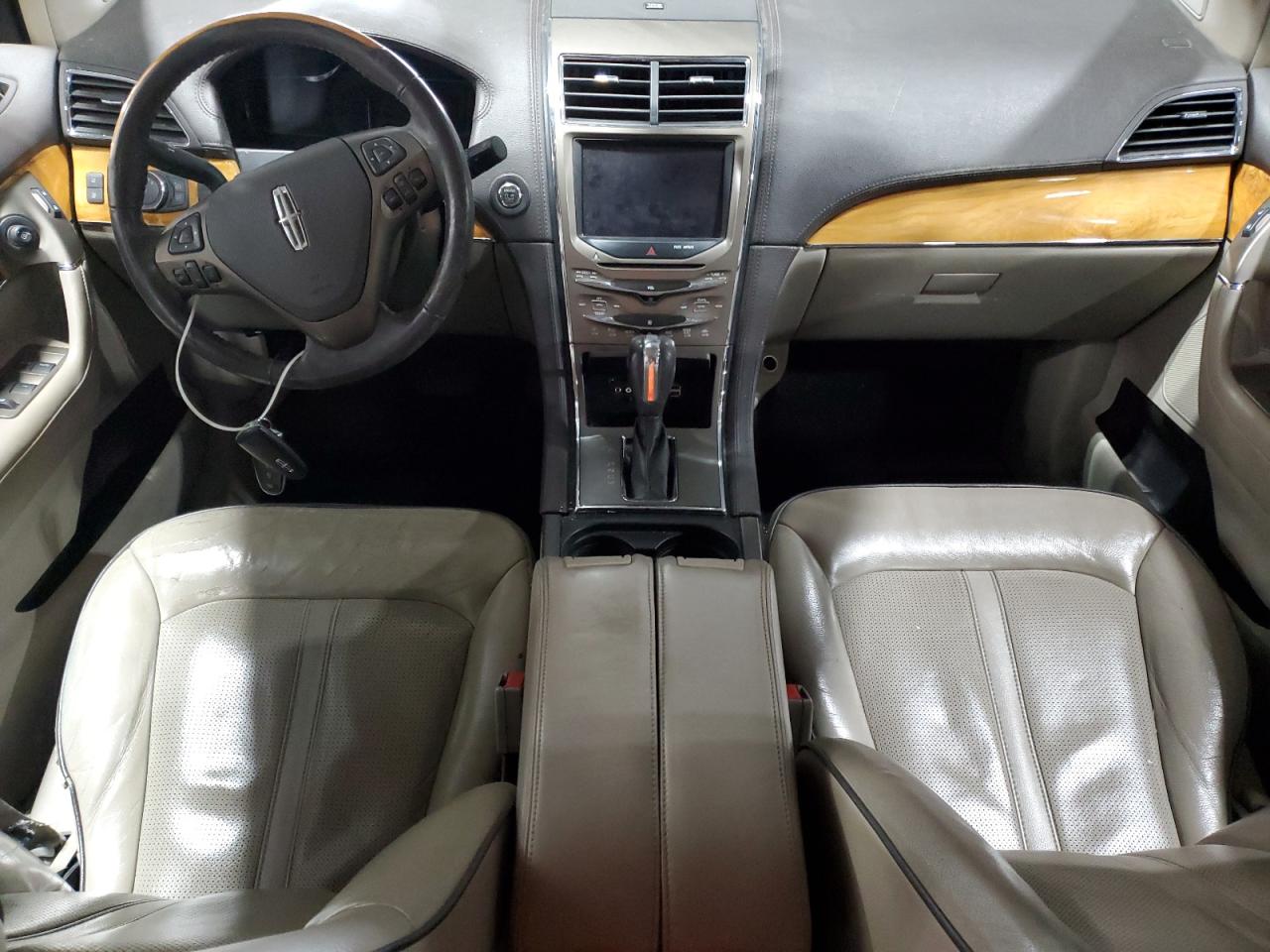 2012 Lincoln MKX - Image 8