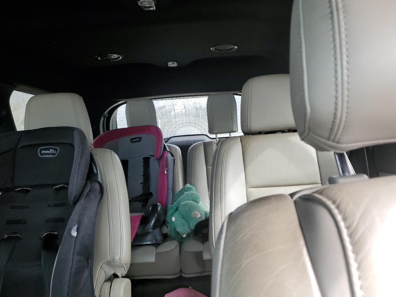 2014 Ford Explorer - Image 10