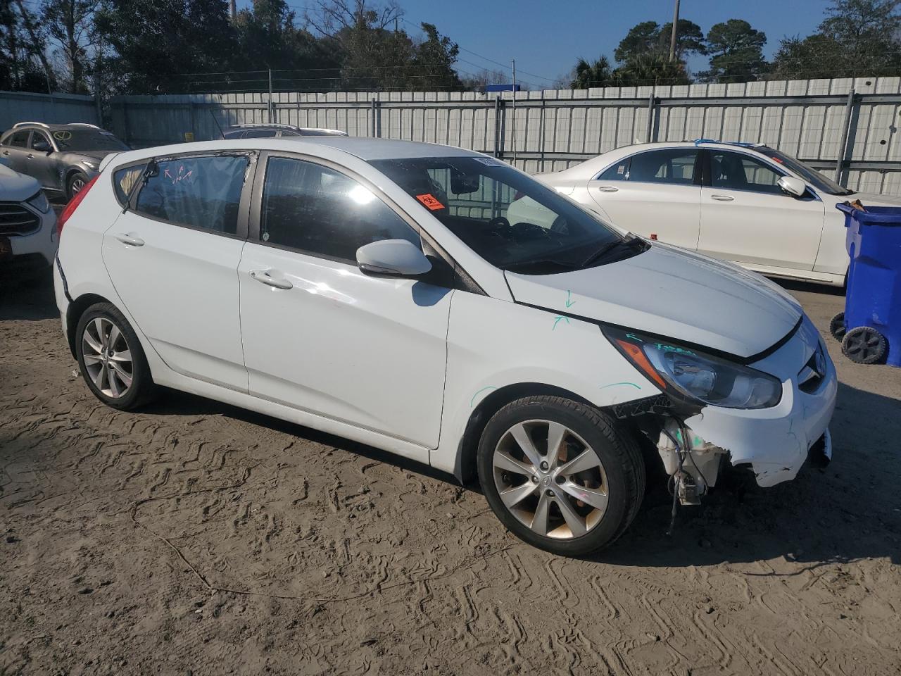 2013 Hyundai Accent - Image 4