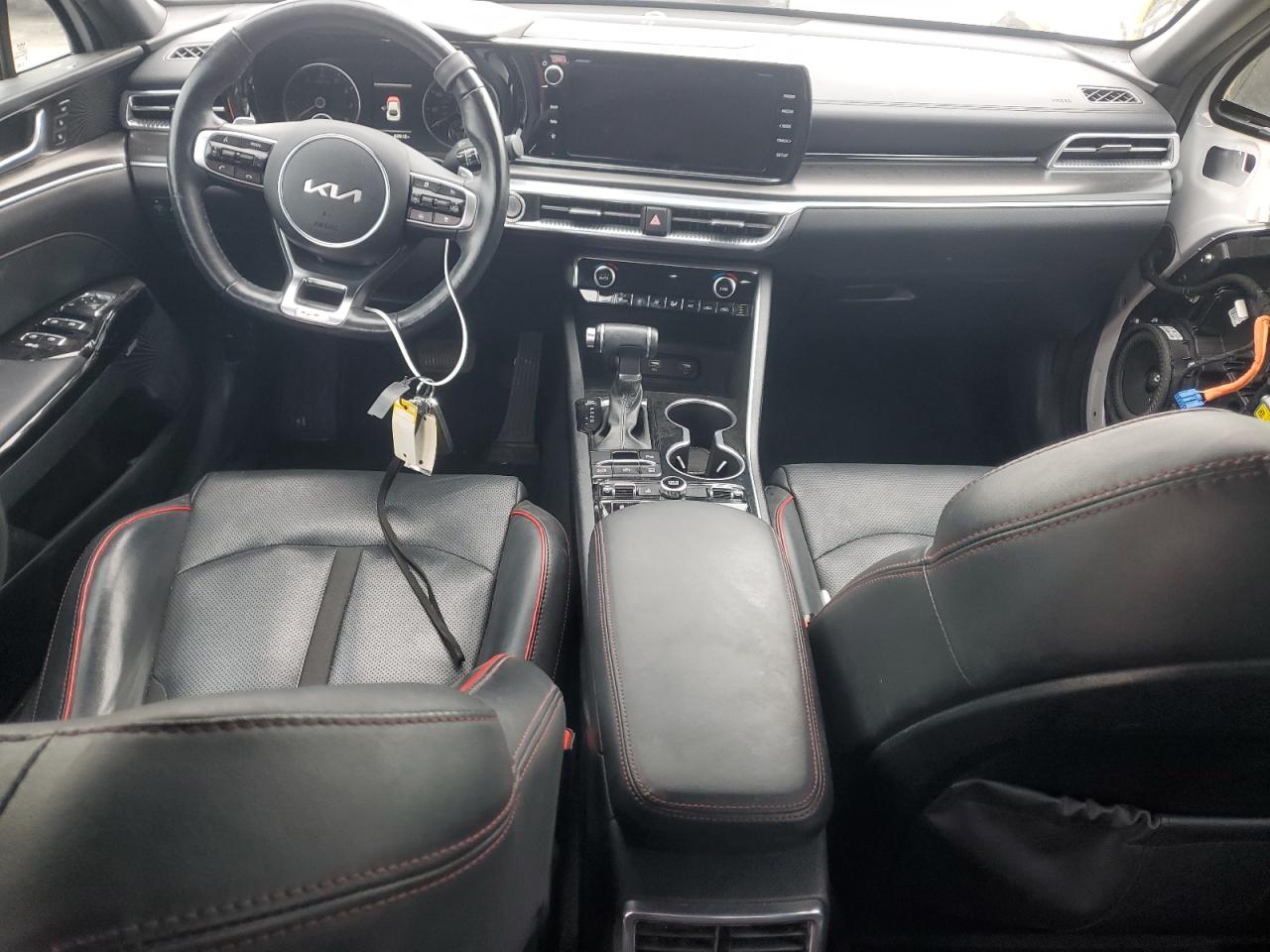 2022 Kia K5 - Image 8