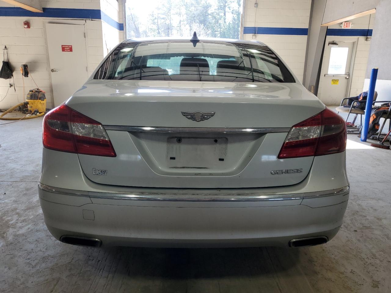 2014 Hyundai Genesis - Image 6