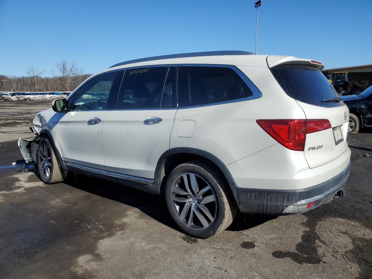 2017 Honda Pilot - Image 2
