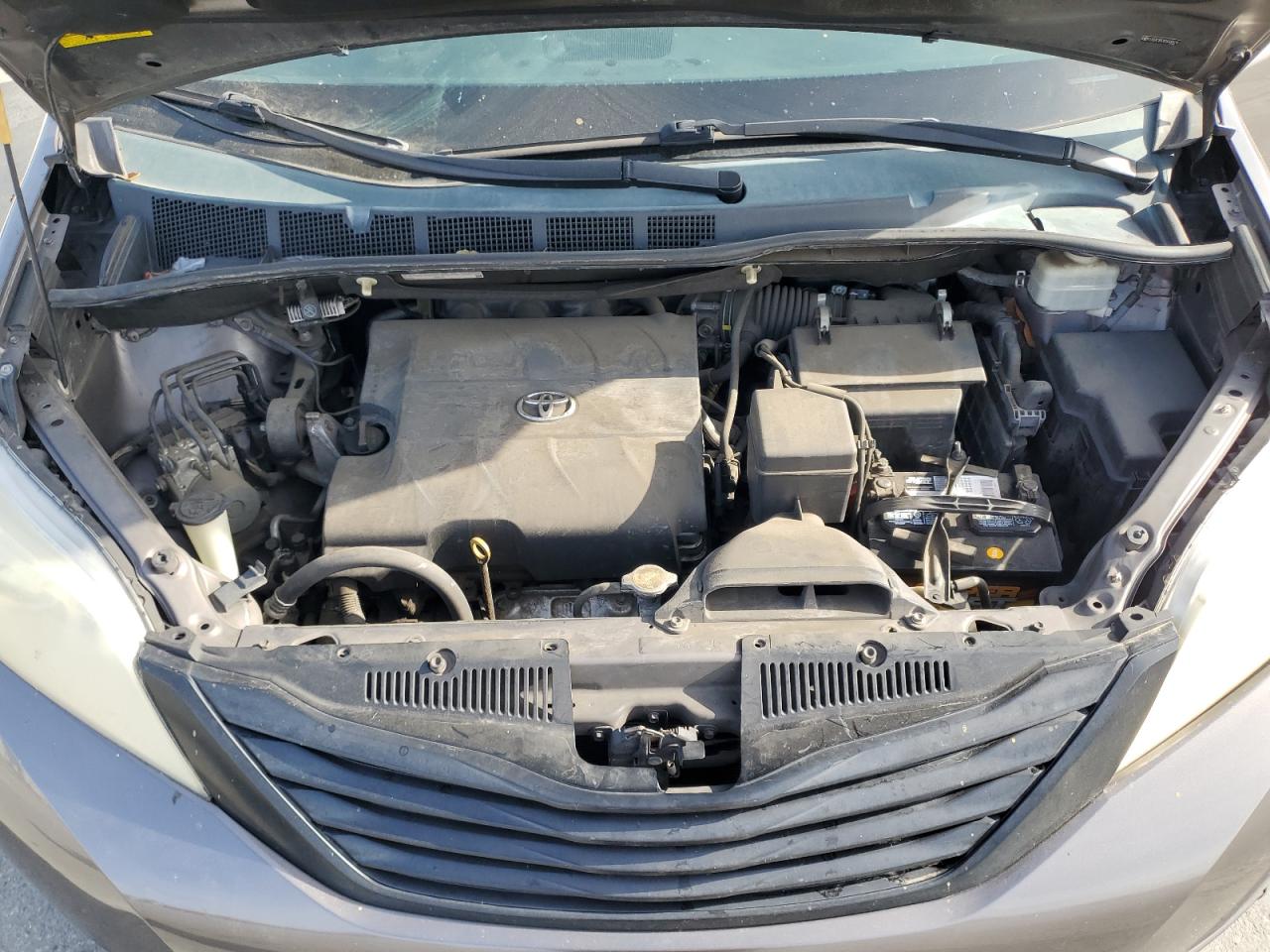 2013 Toyota Sienna - Image 12