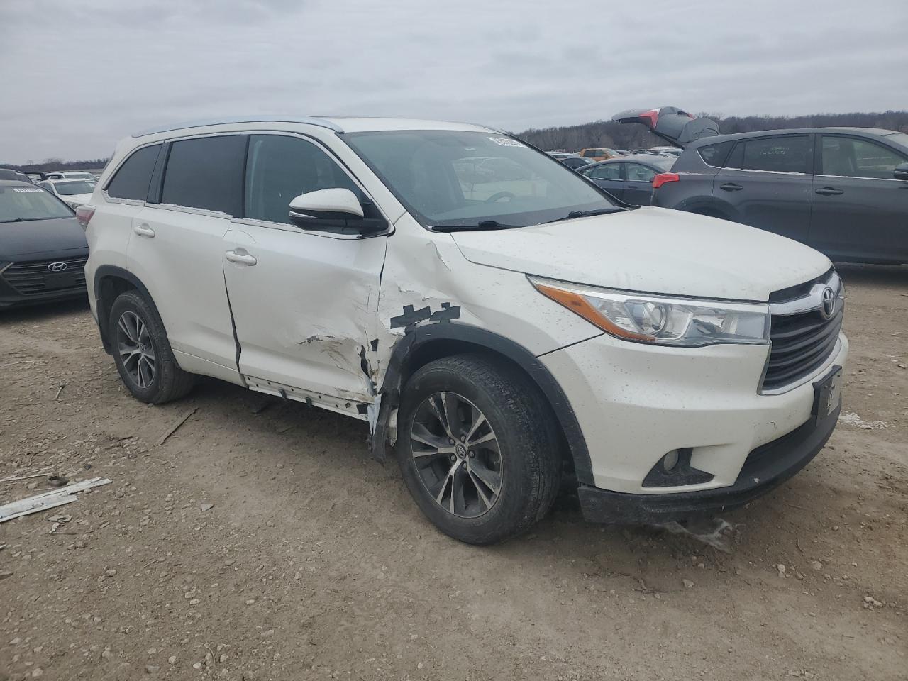 2016 Toyota Highlander - Image 4