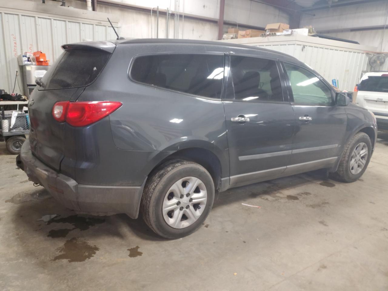 2009 Chevrolet Traverse - Image 3