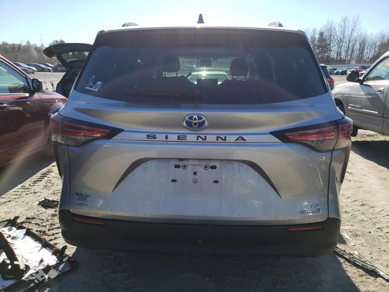 2022 Toyota Sienna - Image 6