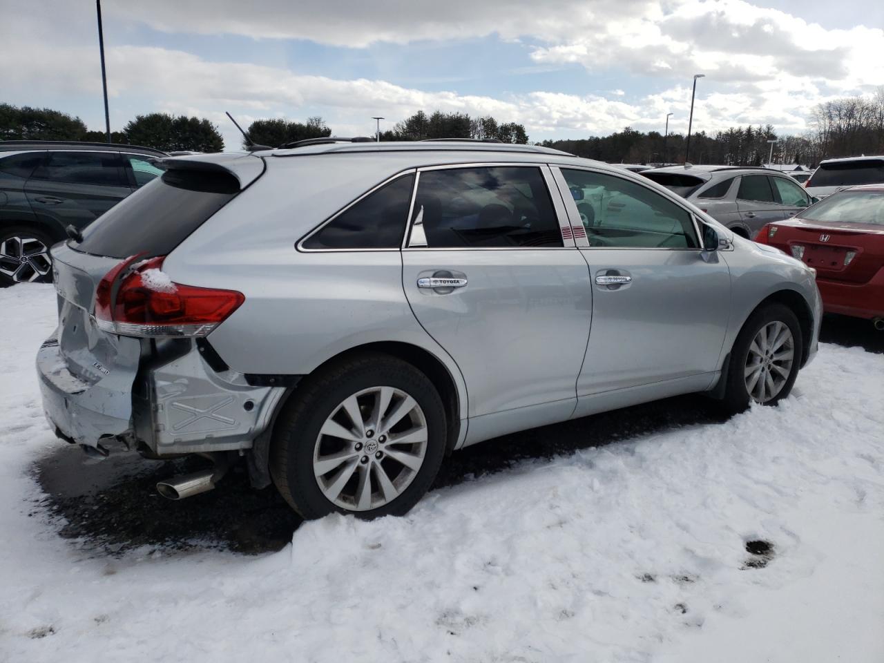 2015 Toyota Venza - Image 3