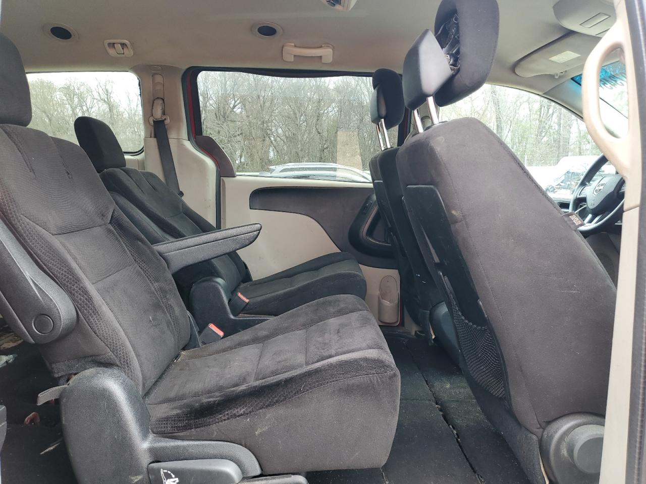 2014 Dodge Caravan - Image 11