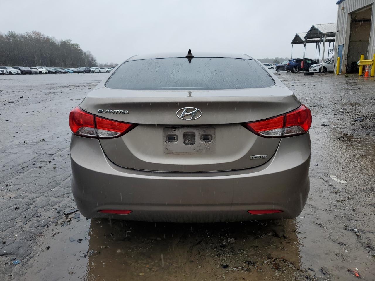 2013 Hyundai Elantra - Image 6