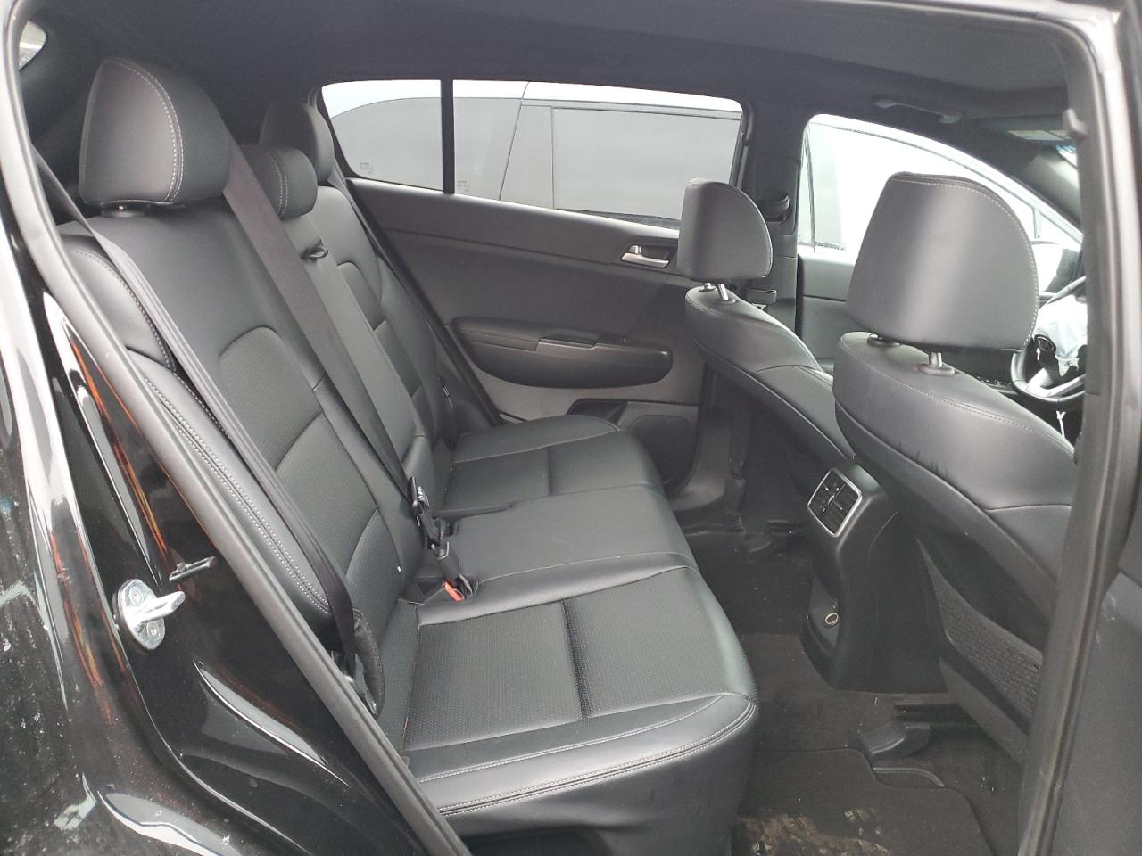 2022 Kia Sportage - Image 11