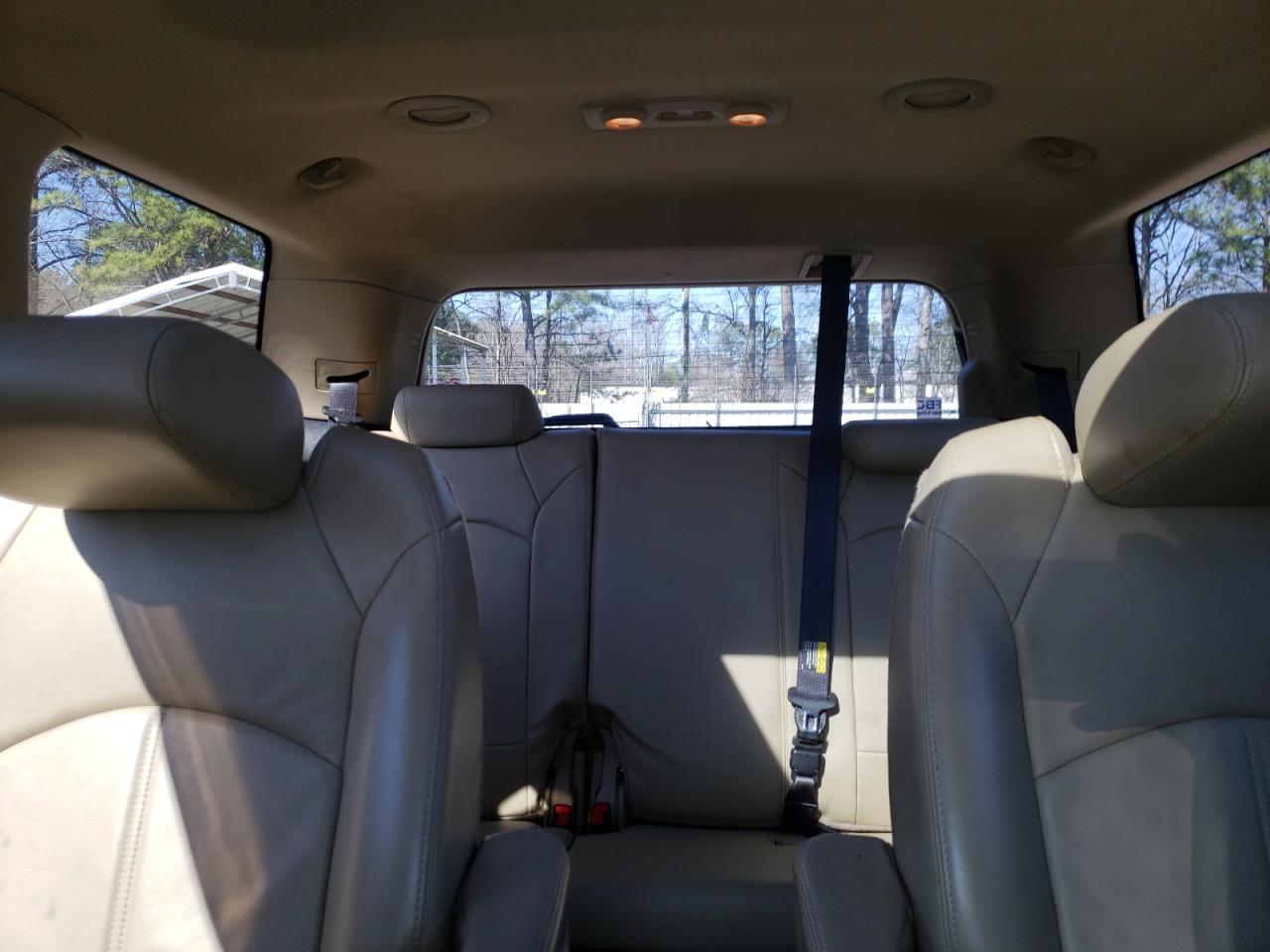 2011 GMC Acadia - Image 10