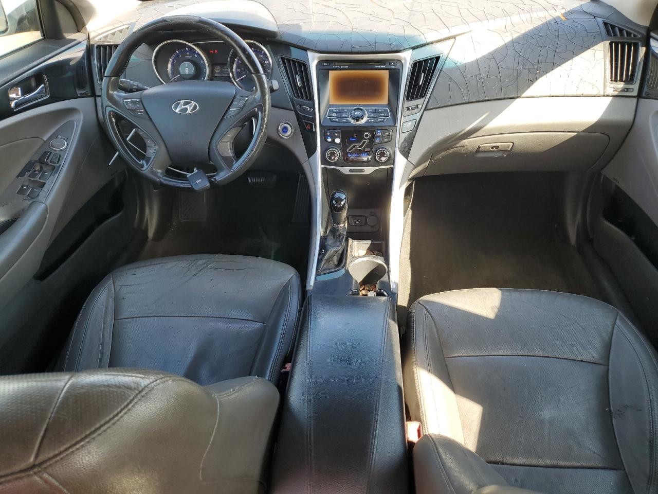 2011 Hyundai Sonata - Image 8