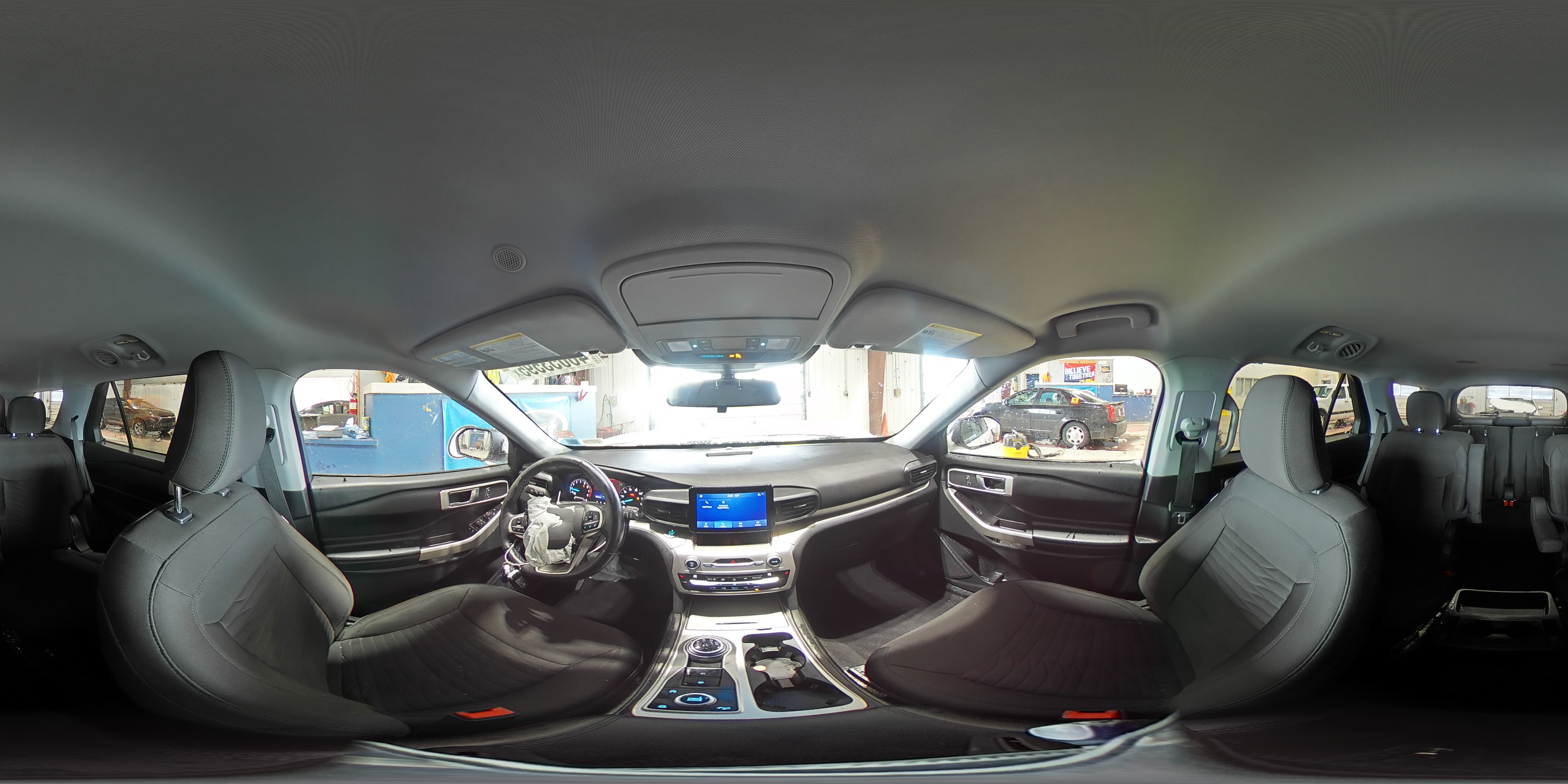 2021 Ford Explorer - Image 13