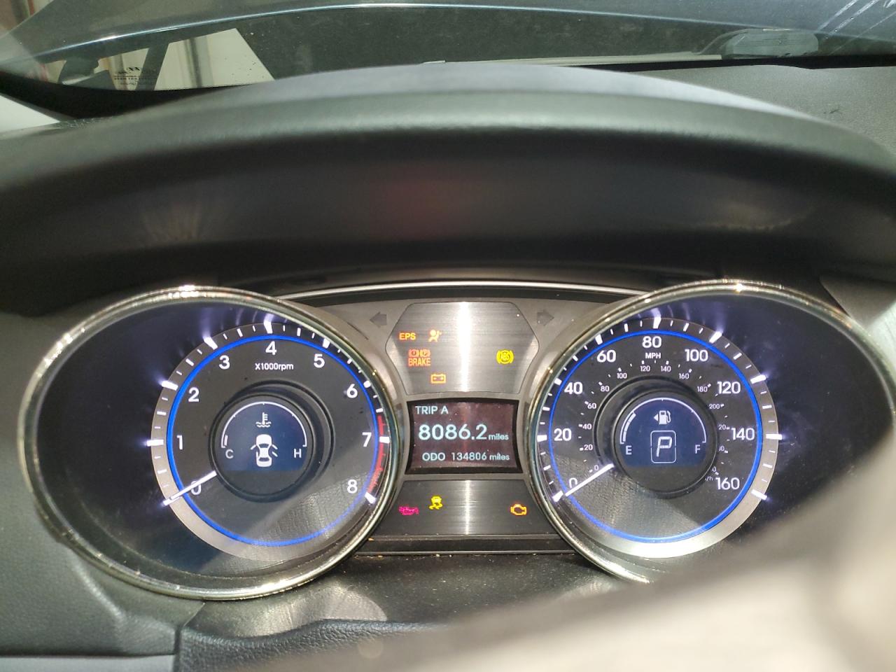 2011 Hyundai Sonata - Image 9