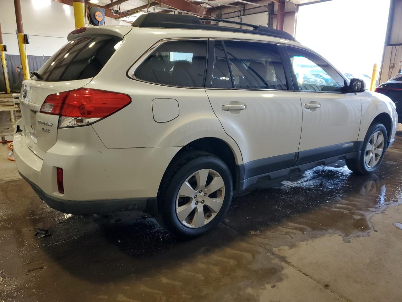 2011 Subaru Outback - Image 3