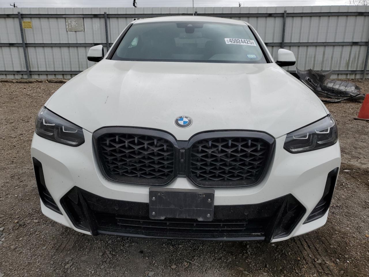 2023 BMW X4 - Image 5