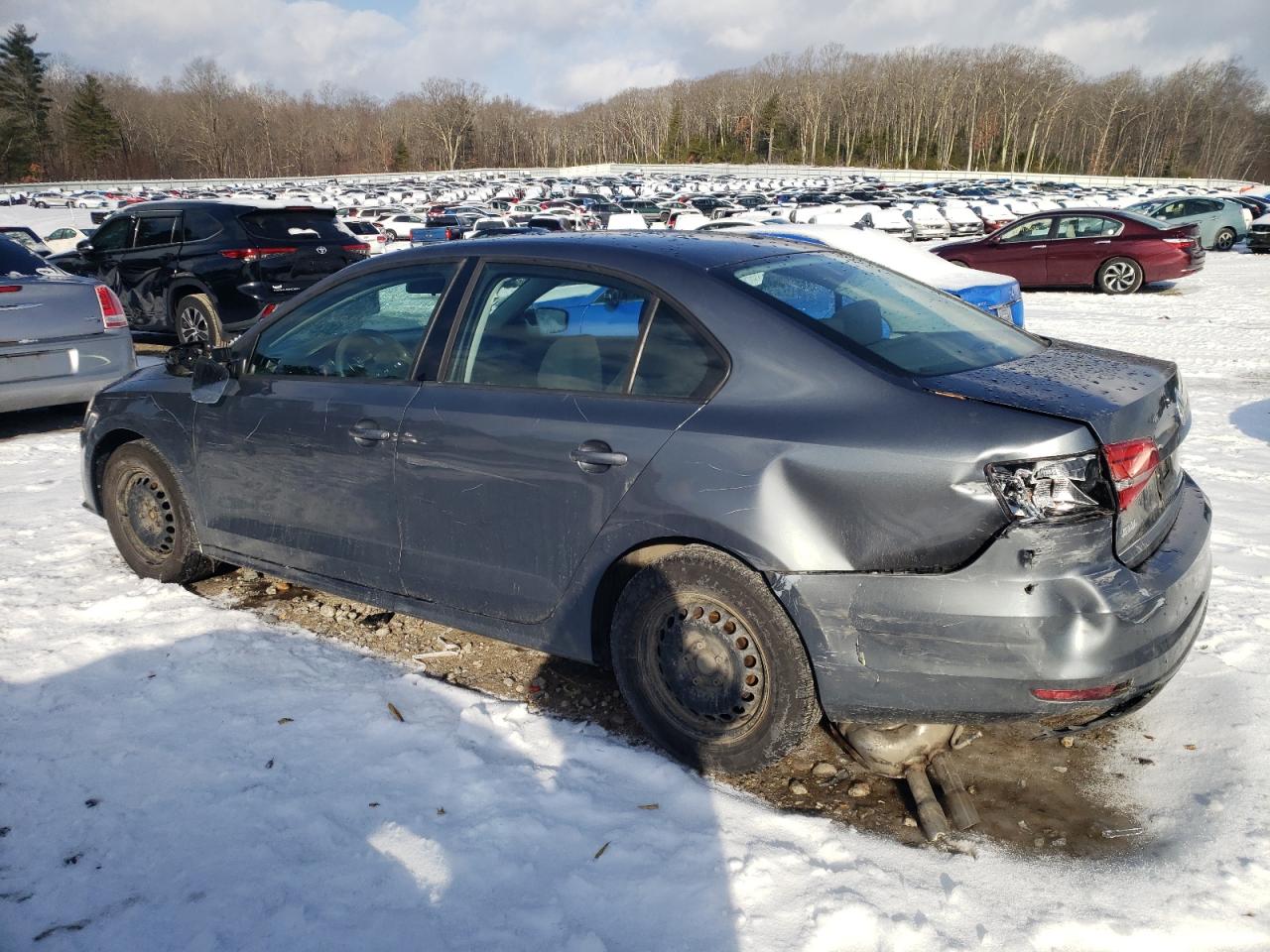 2015 Volkswagen Jetta - Image 2