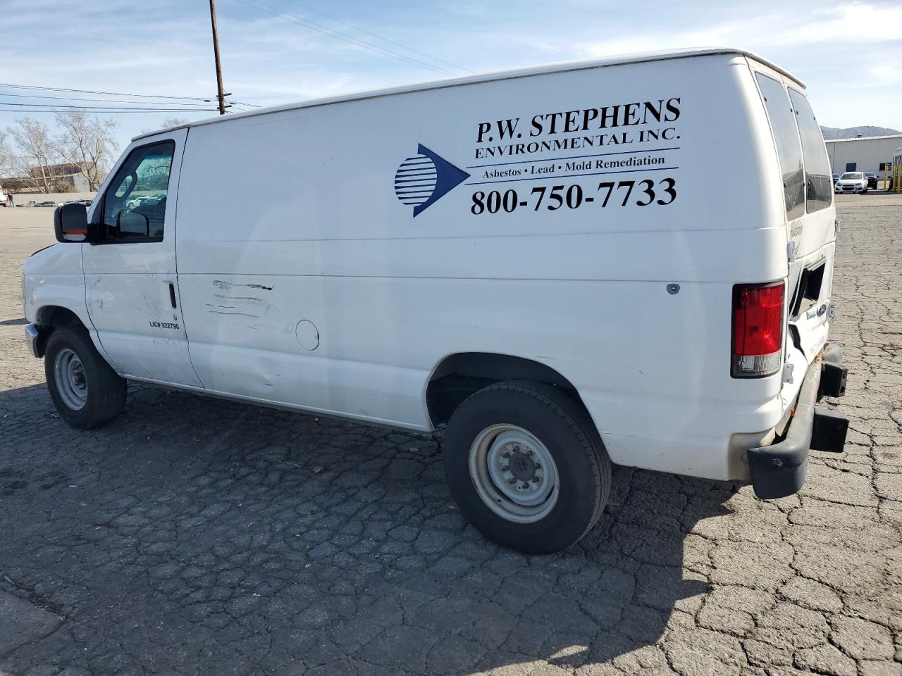 2013 Ford Econoline - Image 2