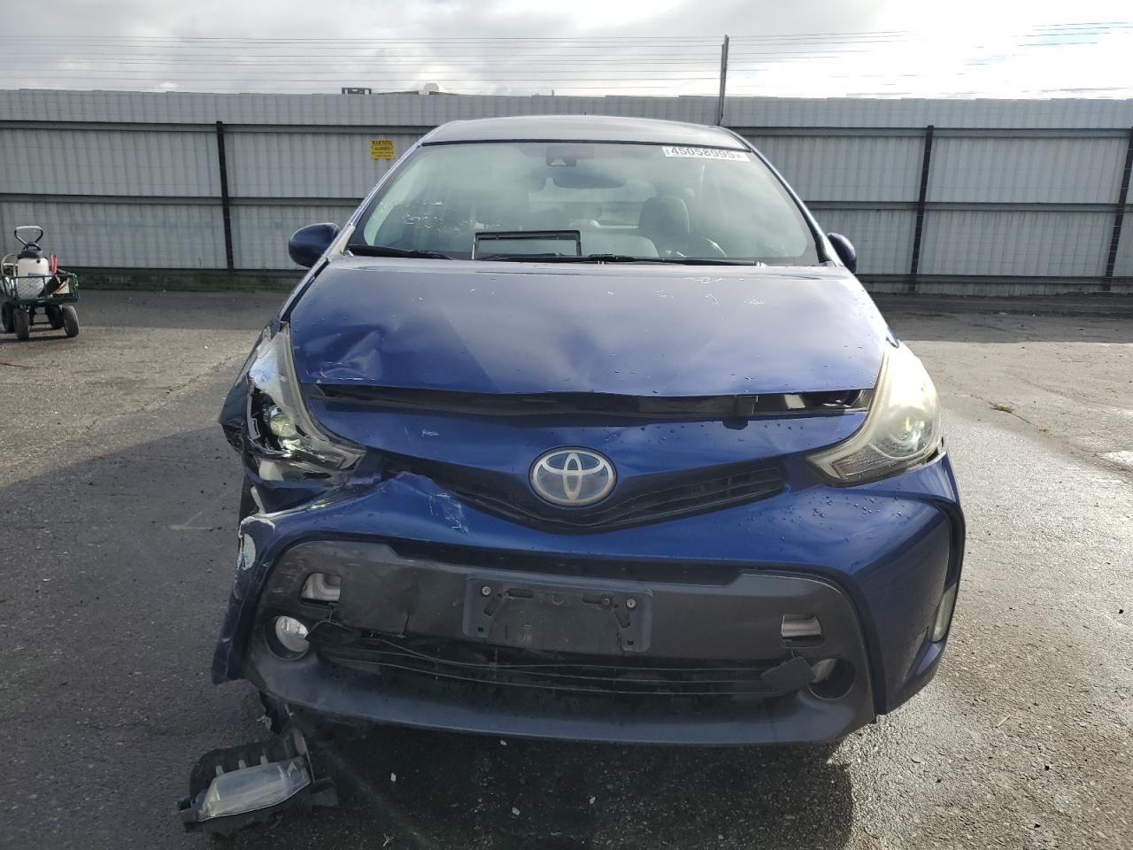 2015 Toyota Prius - Image 5