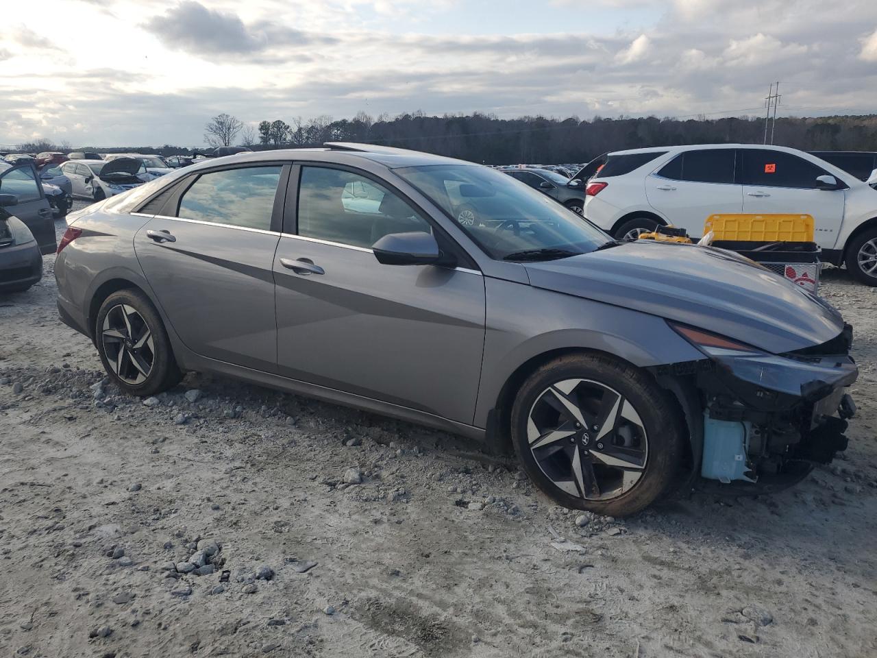 2022 Hyundai Elantra - Image 4