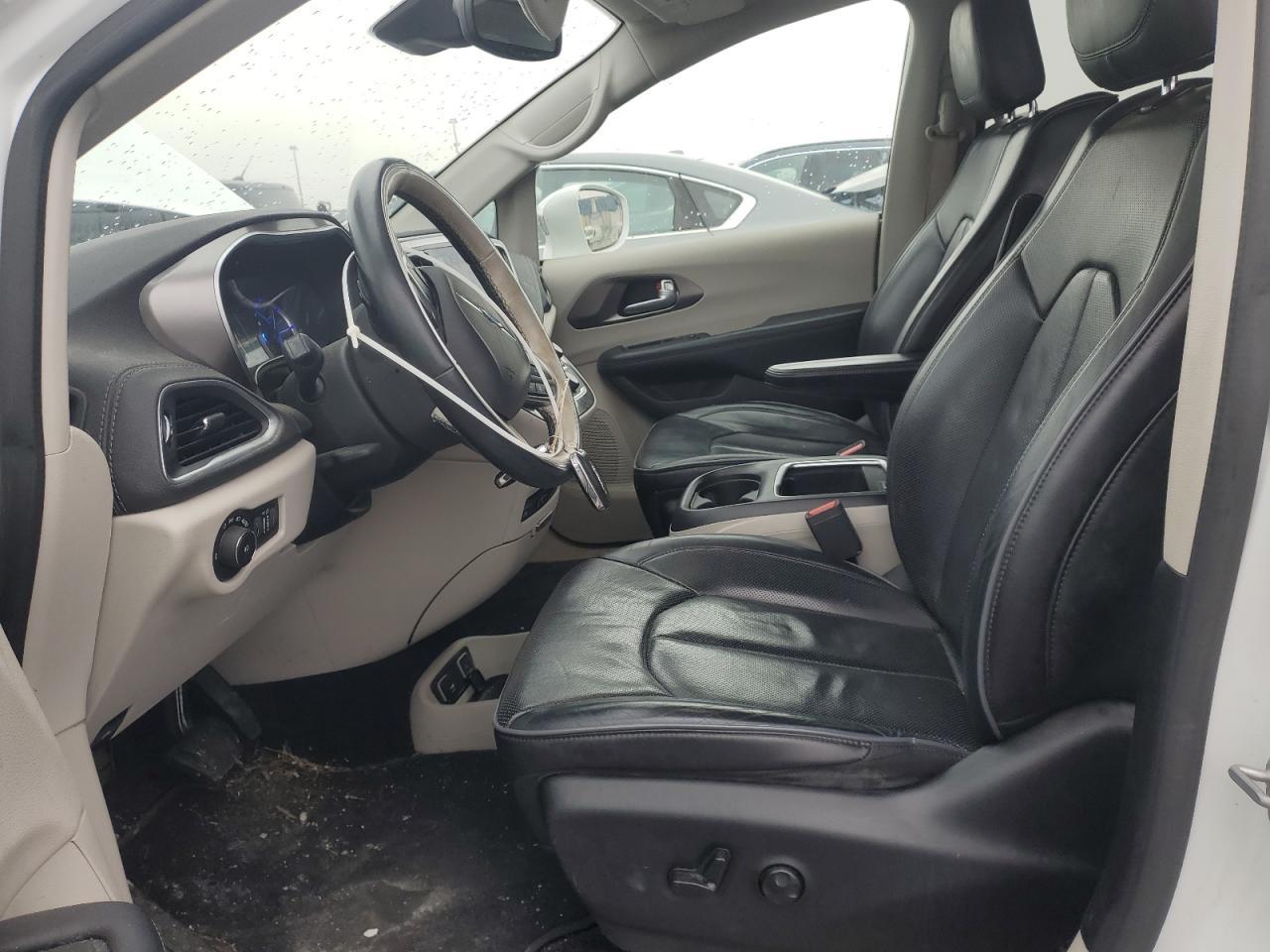 2018 Chrysler Pacifica - Image 7