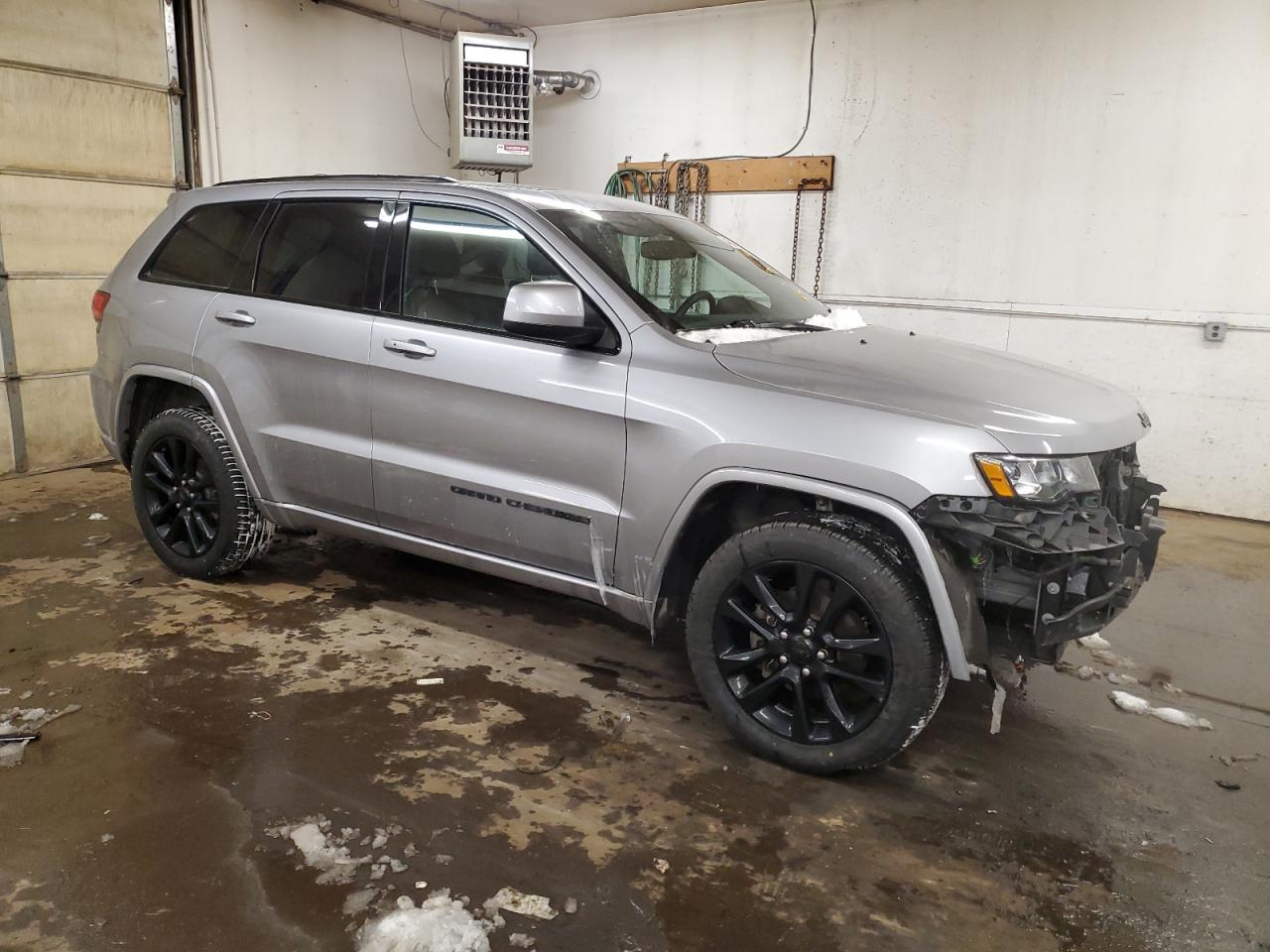 2020 Jeep Grand Cherokee - Image 4