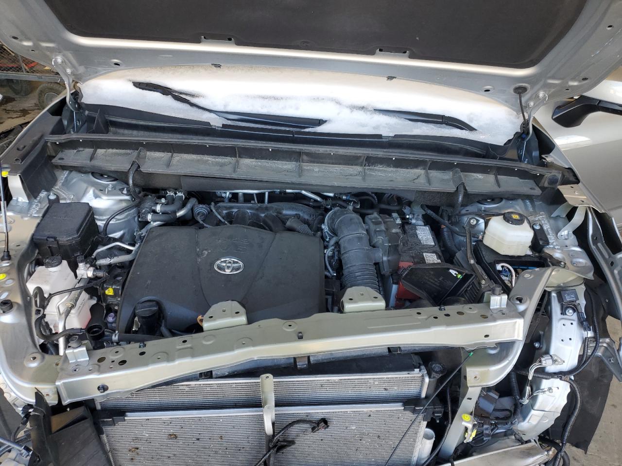 2022 Toyota Highlander - Image 13