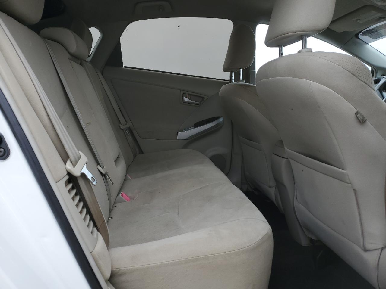 2013 Toyota Prius - Image 11