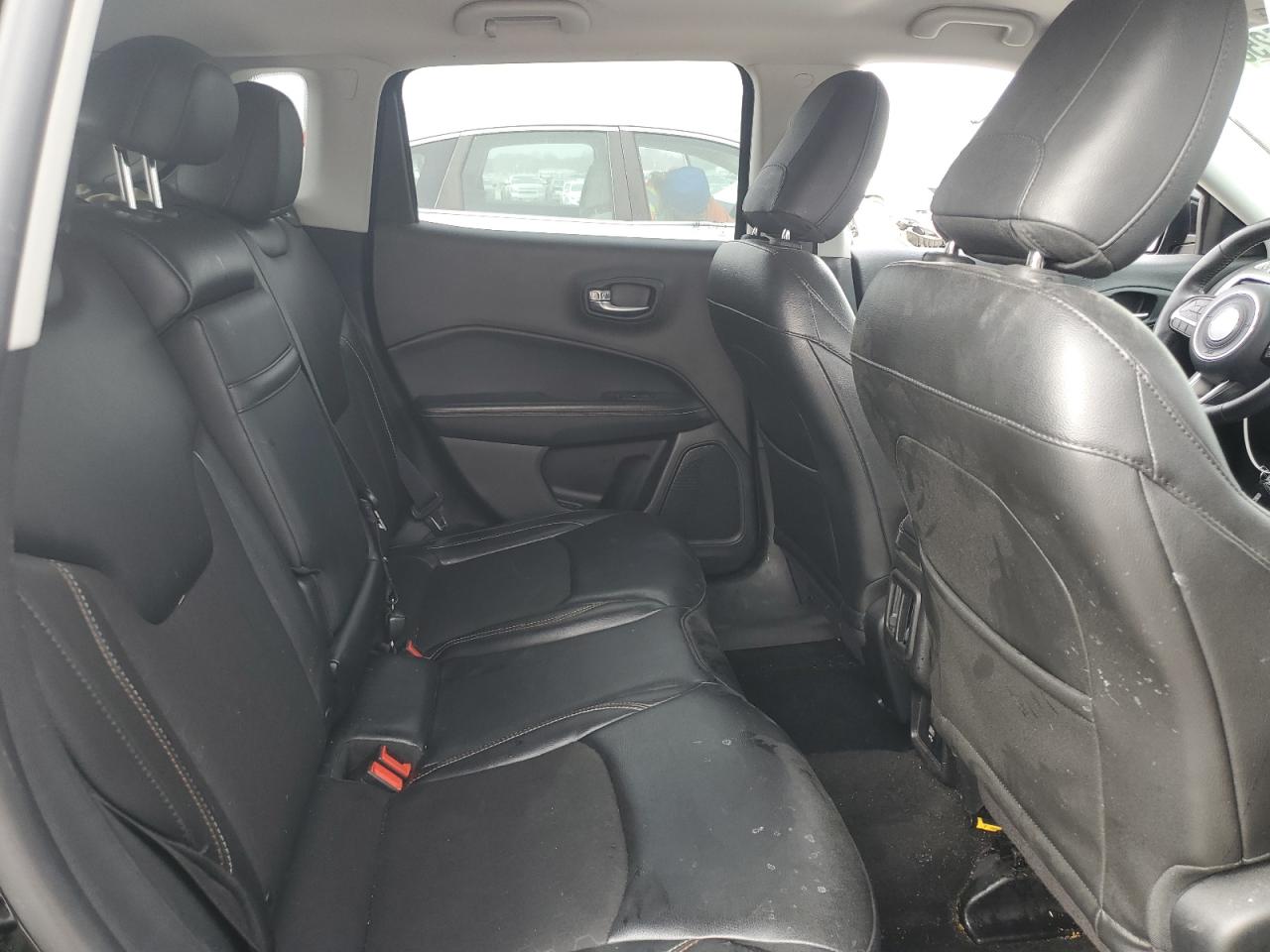 3c4njcbb3jt420682 3C4NJCBB3JT420682 2018 Jeep Compass Latitude