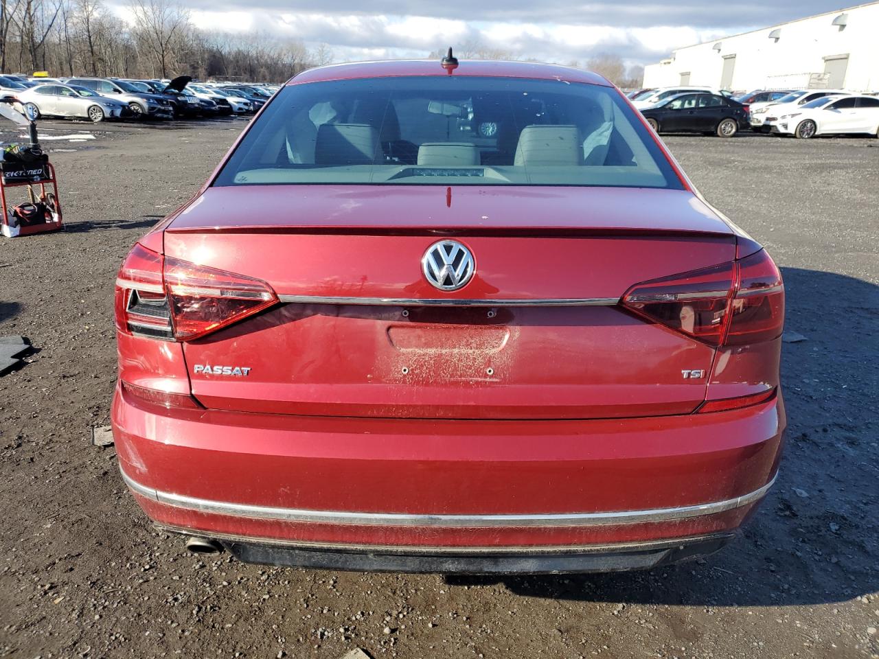 2017 Volkswagen Passat - Image 6