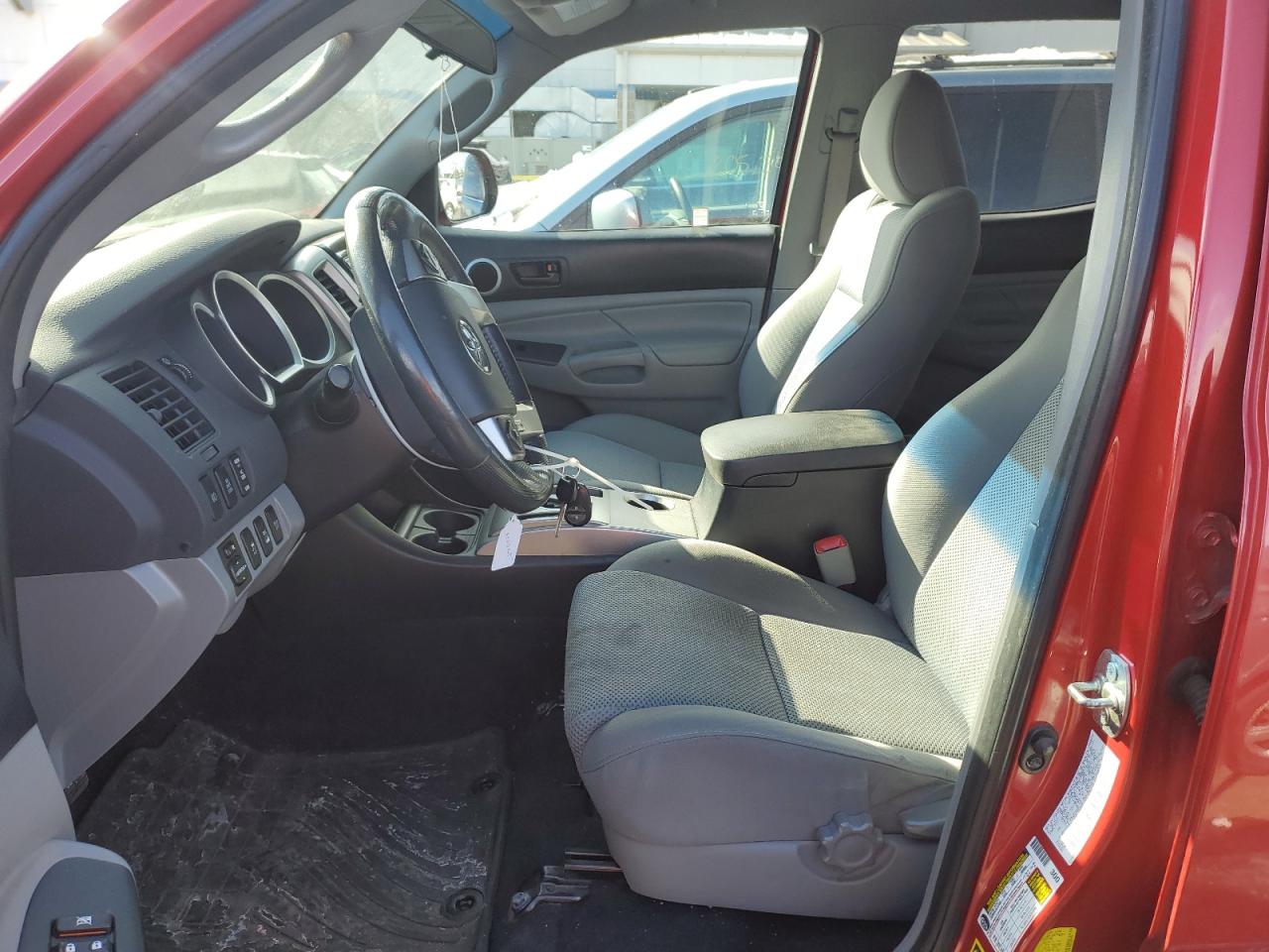 2014 Toyota Tacoma - Image 7