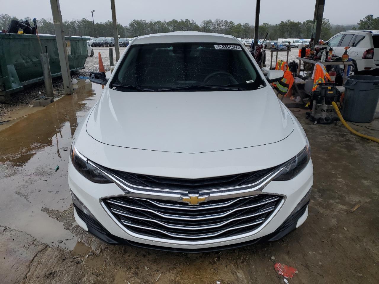 2023 Chevrolet Malibu - Image 5