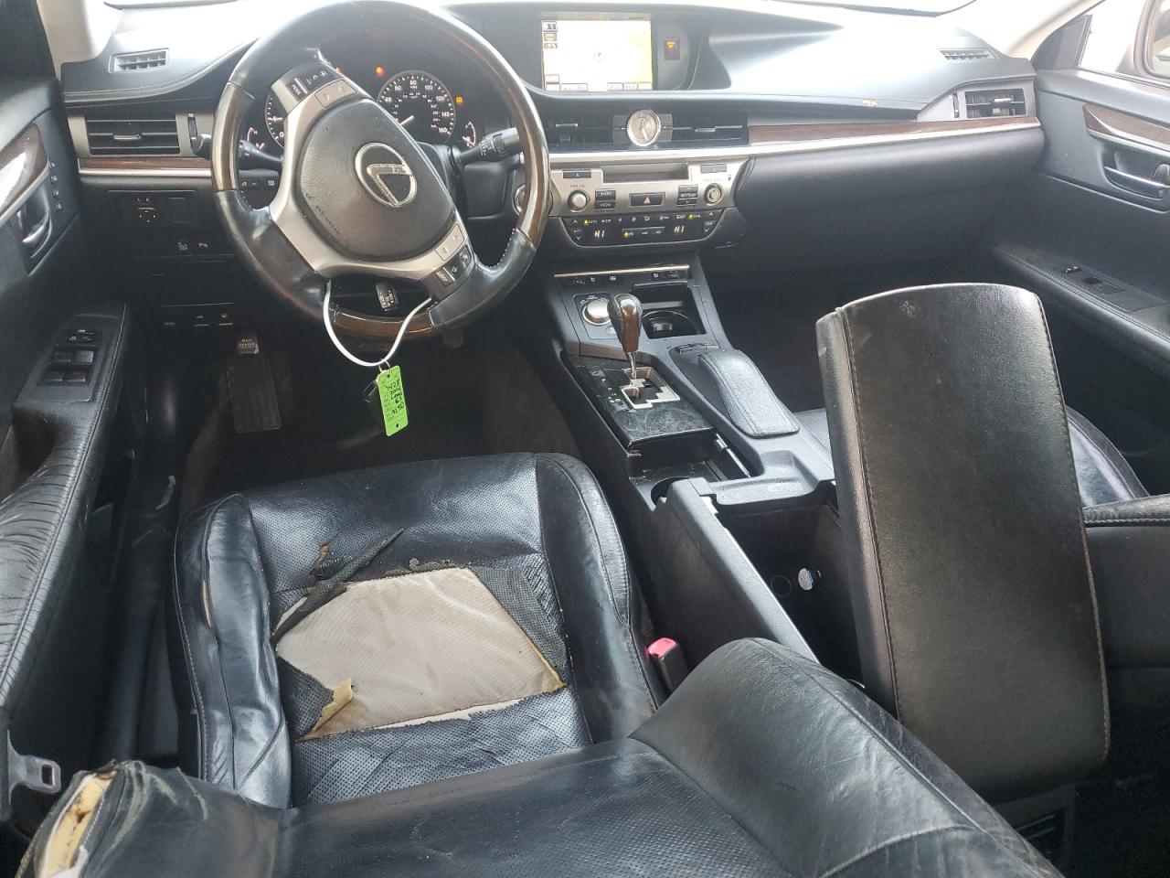 2014 Lexus ES - Image 8