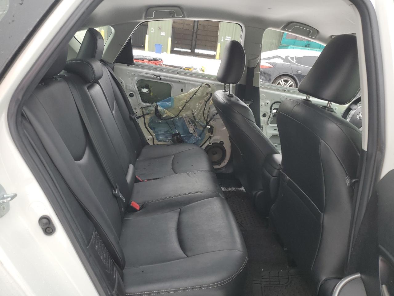 2015 Toyota Prius - Image 10