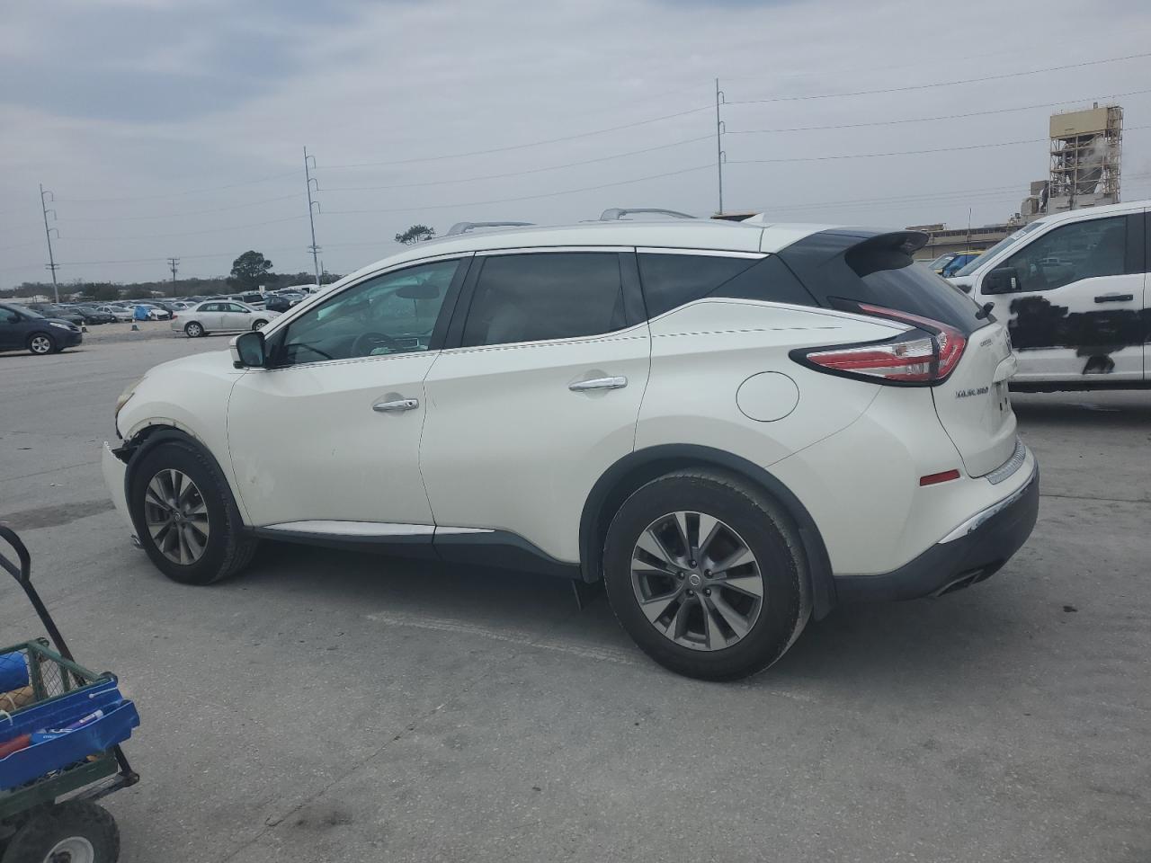 2015 Nissan Murano - Image 2