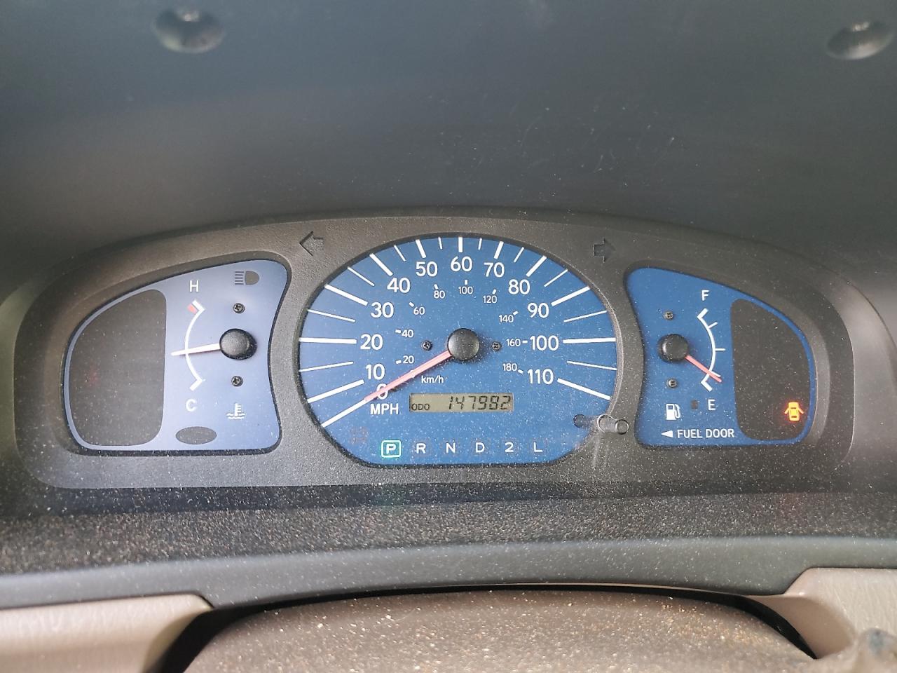 2003 Toyota Sienna - Image 9