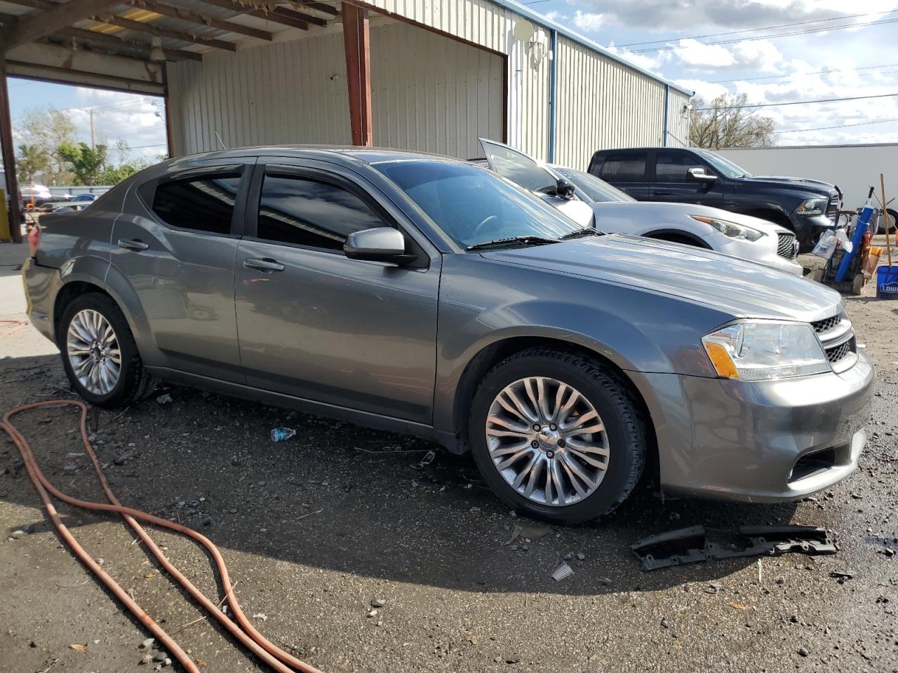 2013 Dodge Avenger - Image 4