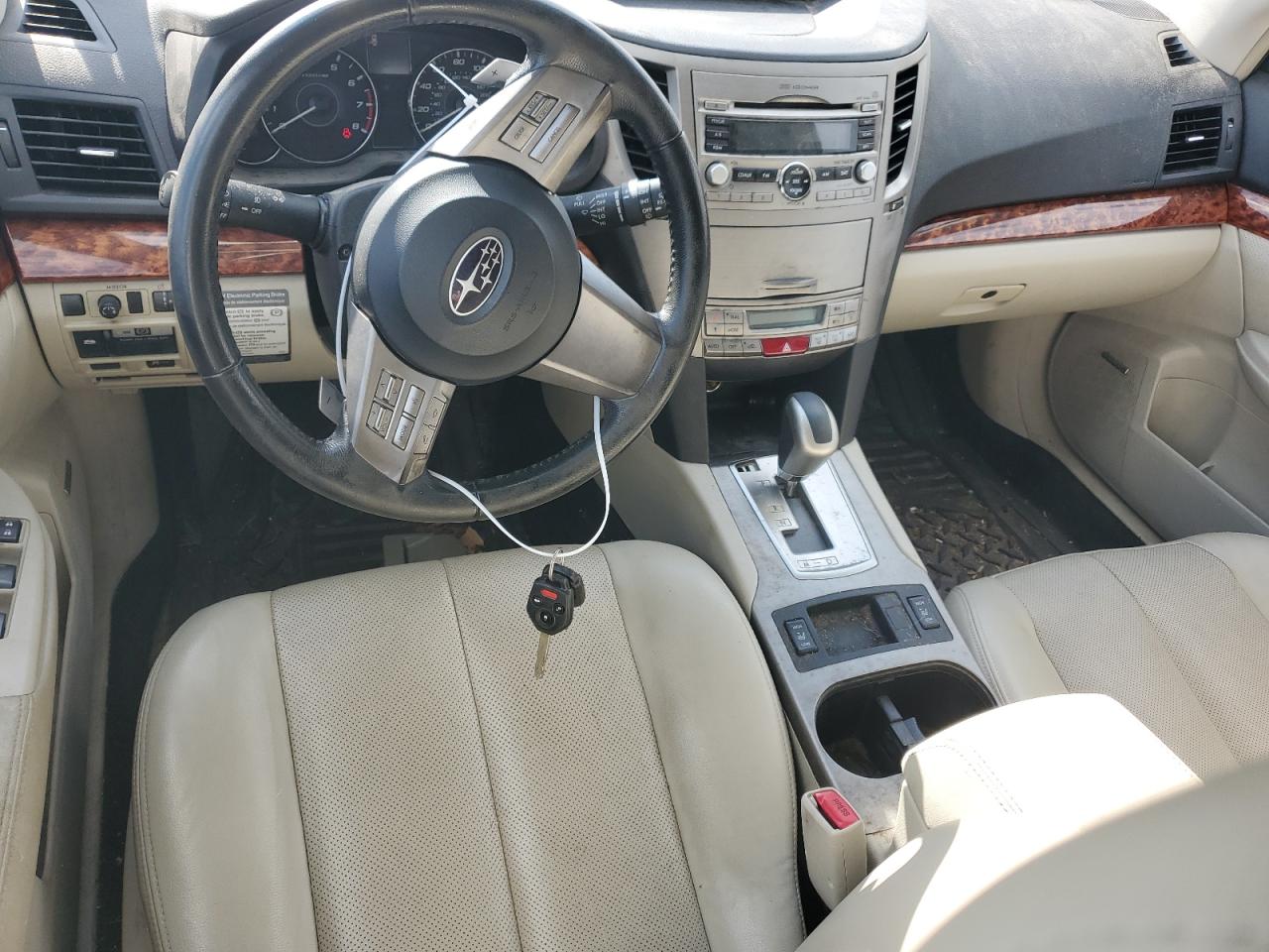 2011 Subaru Outback - Image 8