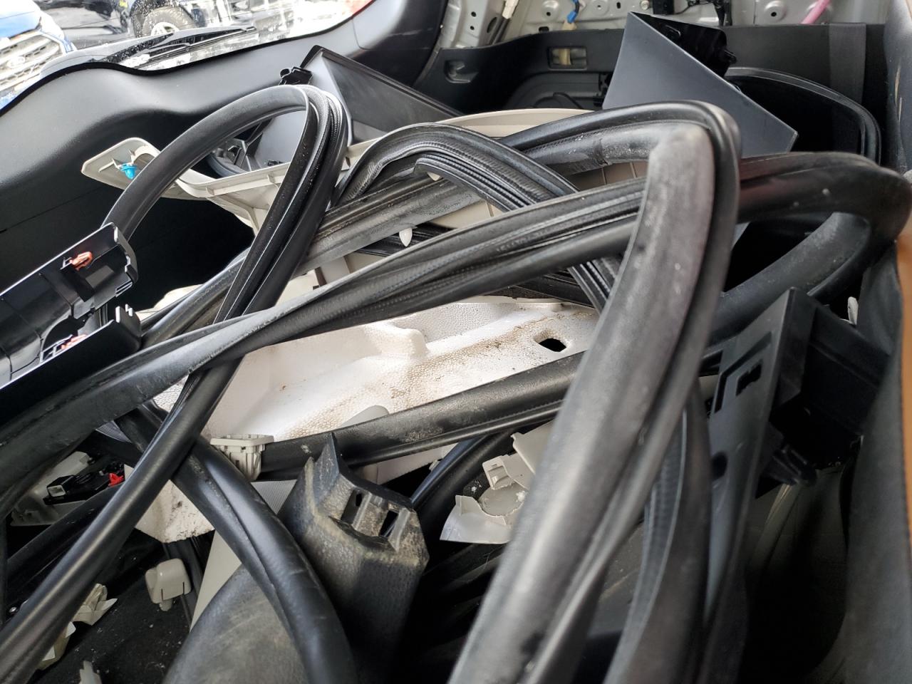 2016 Toyota RAV 4 - Image 13