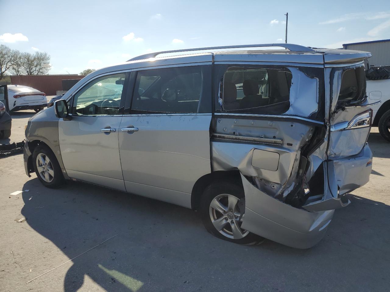 2016 Nissan Quest - Image 2