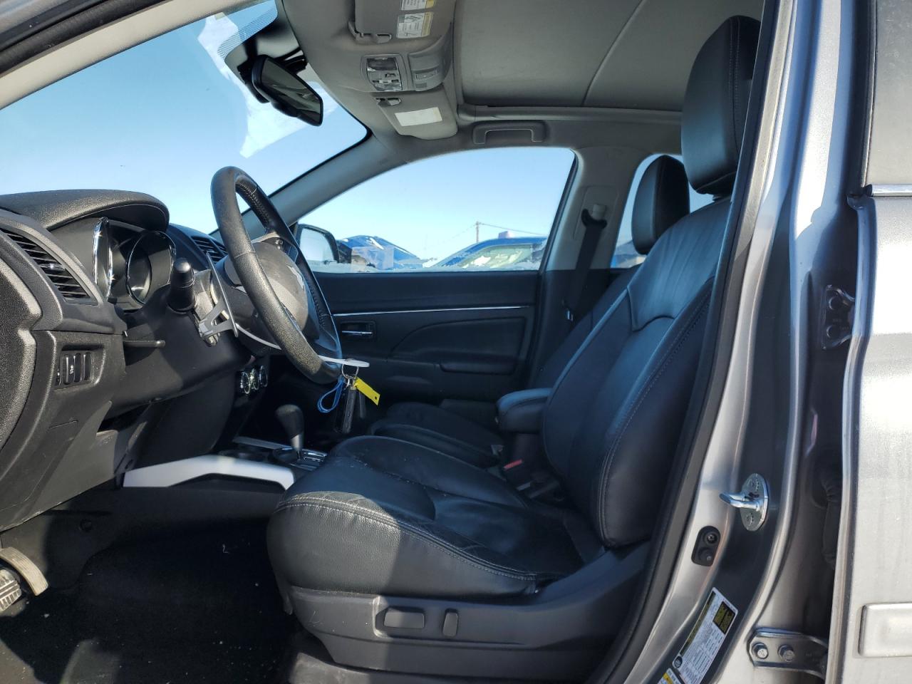 2014 Mitsubishi Outlander - Image 7