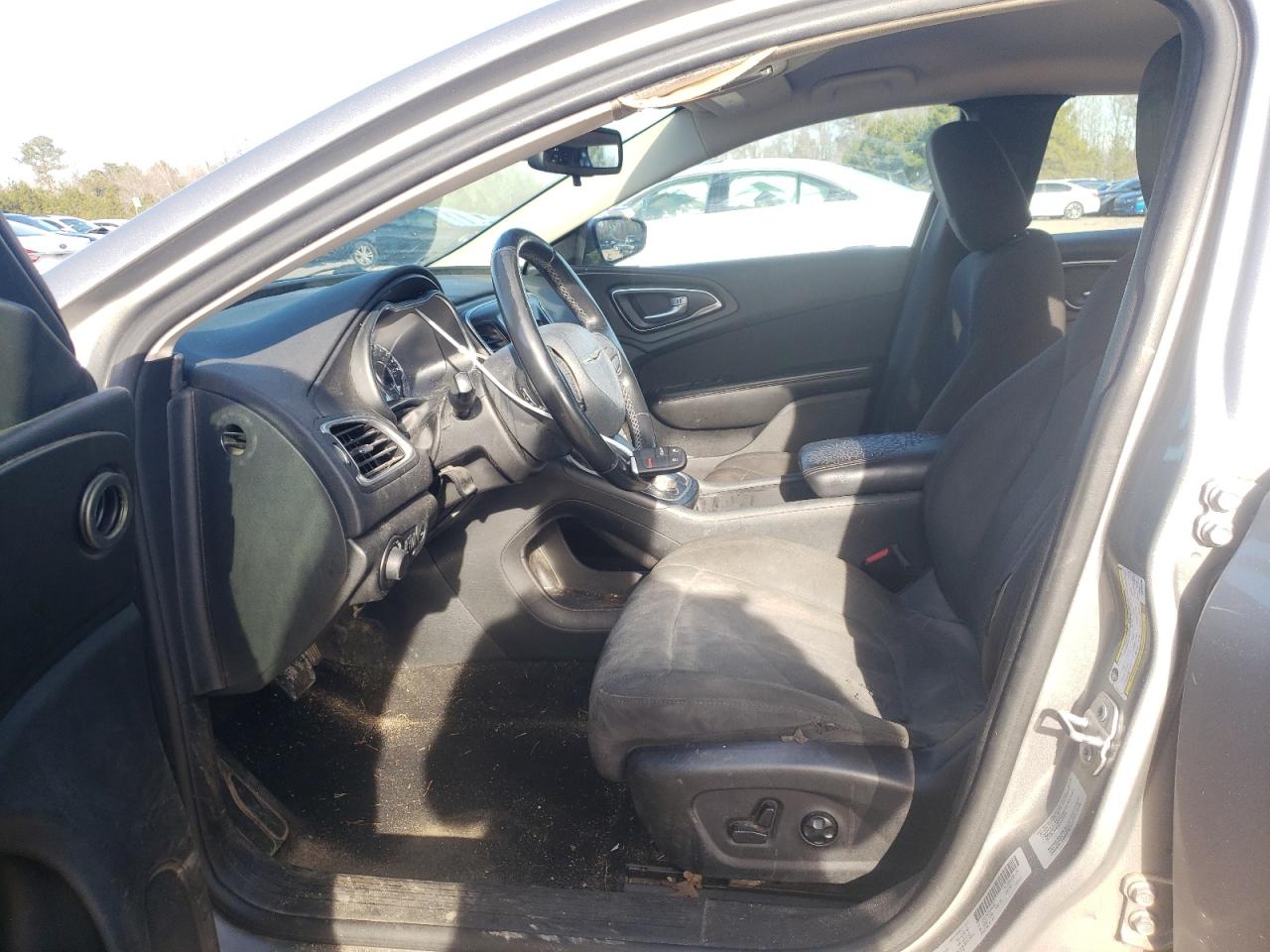 2015 Chrysler 200 - Image 7