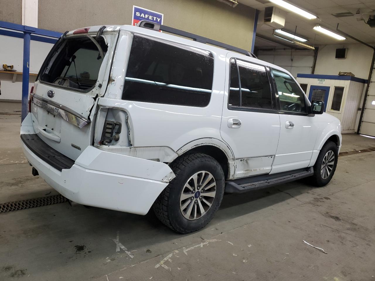 2017 Ford Expedition - Image 3