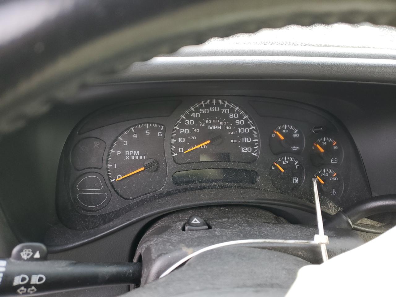 2005 GMC Yukon - Image 9