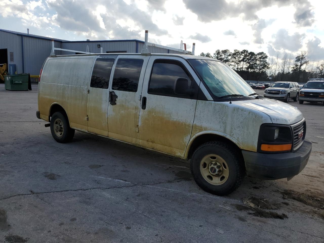 2009 GMC Savana - Image 4