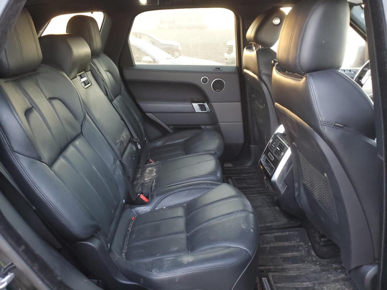 2015 Land Rover Range Rover - Image 11