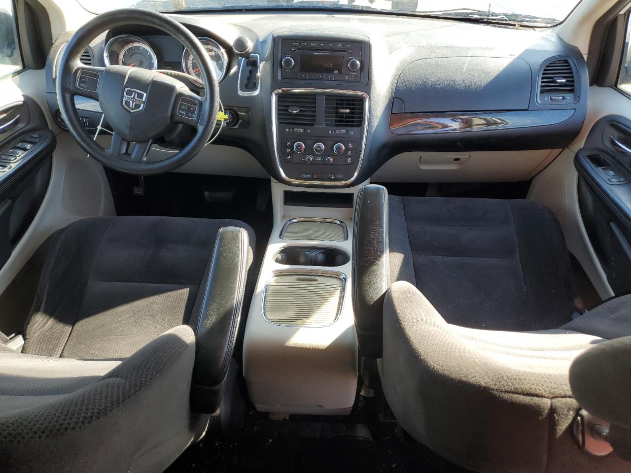 2014 Dodge Caravan - Image 8